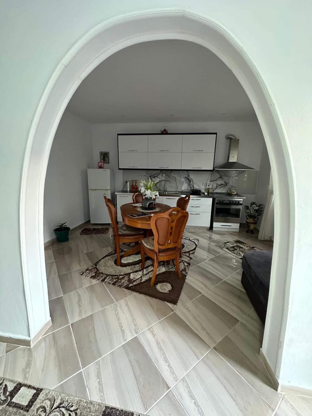 Guesthouse Albi بيرات المظهر الخارجي الصورة