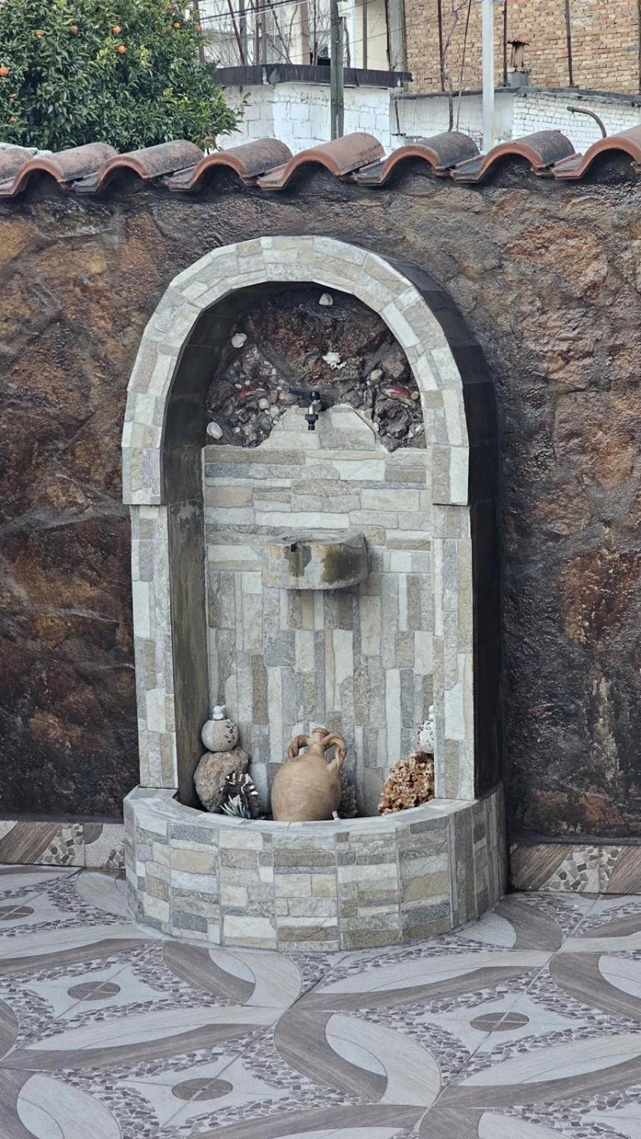 Guesthouse Albi بيرات المظهر الخارجي الصورة