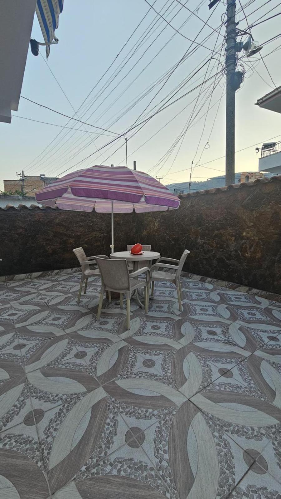 Guesthouse Albi بيرات المظهر الخارجي الصورة