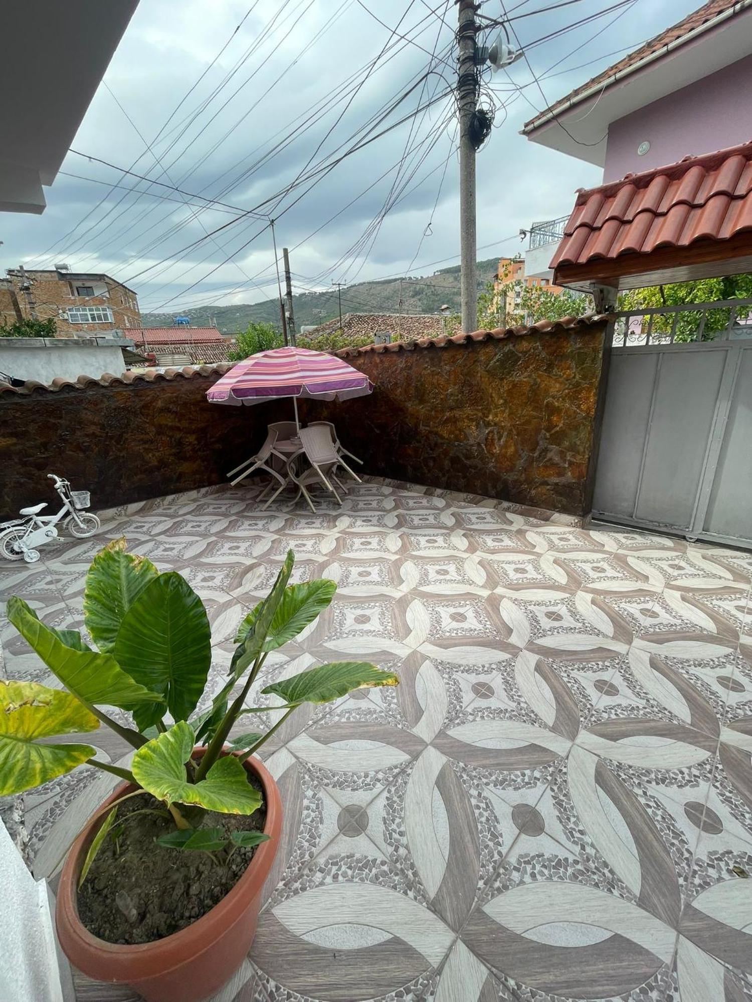 Guesthouse Albi بيرات المظهر الخارجي الصورة