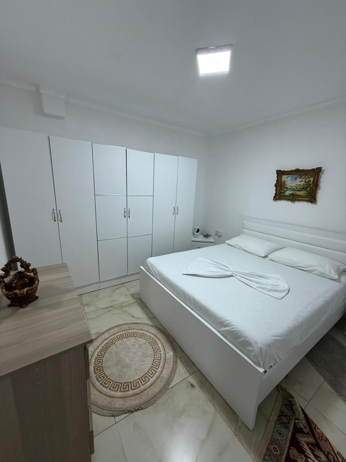 Guesthouse Albi بيرات المظهر الخارجي الصورة