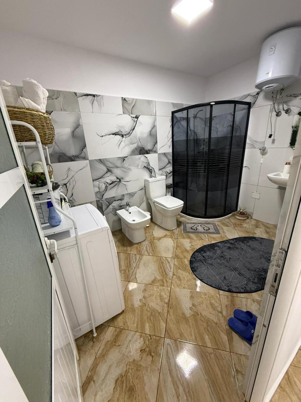 Guesthouse Albi بيرات المظهر الخارجي الصورة